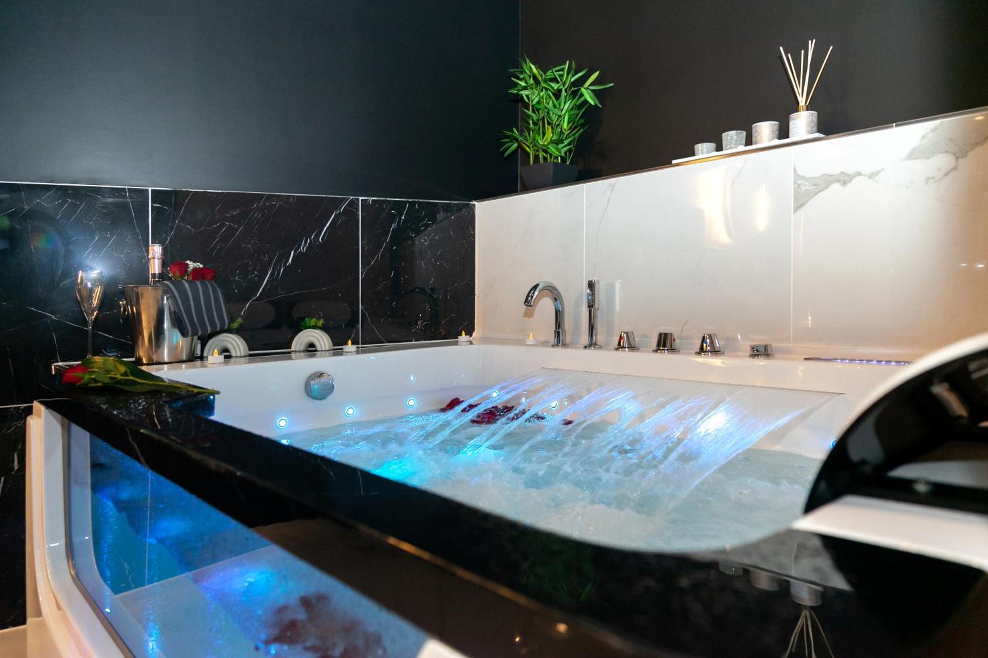 Maison Pantheon, Suite D'Exception Meaux Luaran gambar