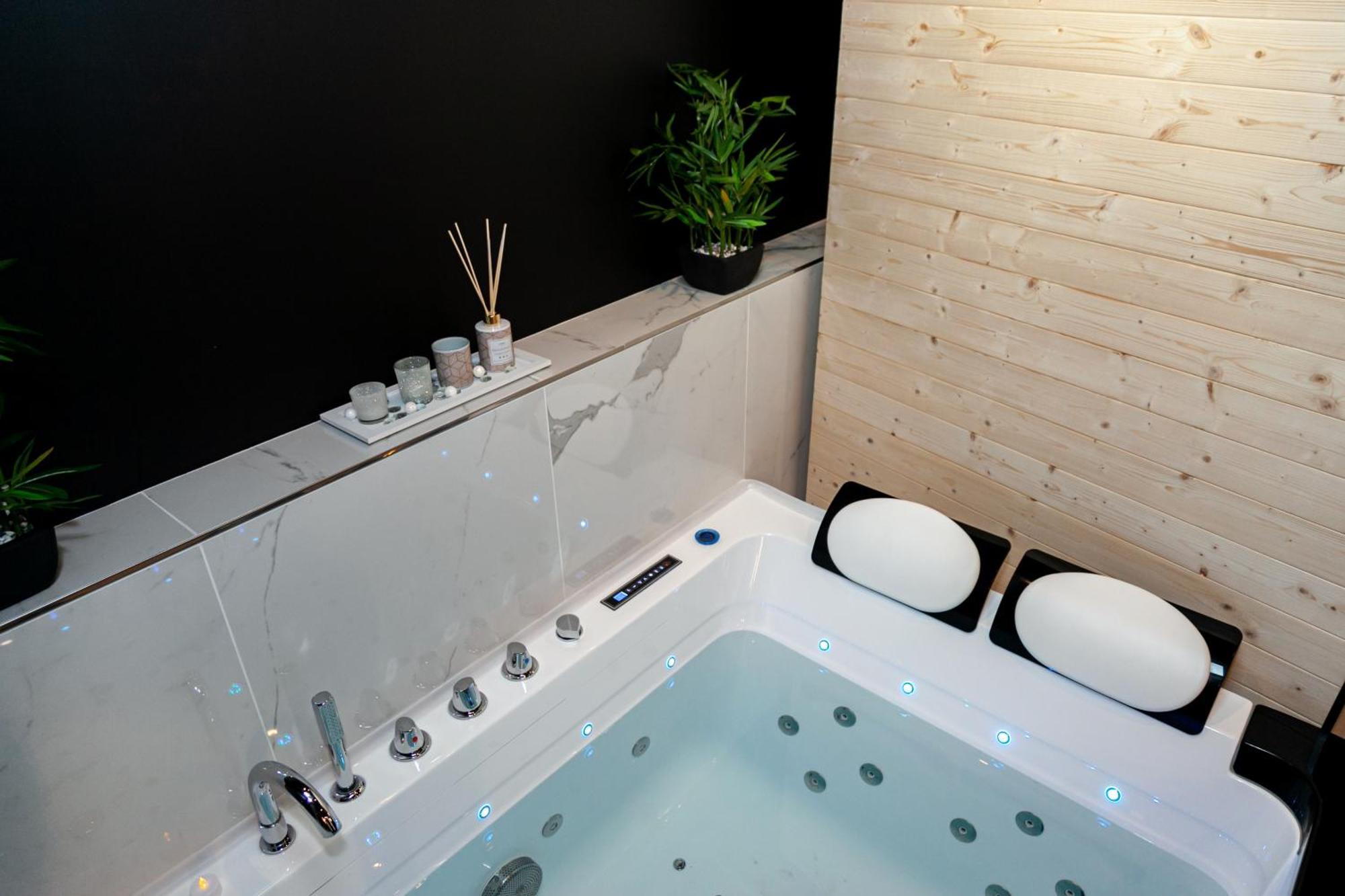 Maison Pantheon, Suite D'Exception Meaux Luaran gambar